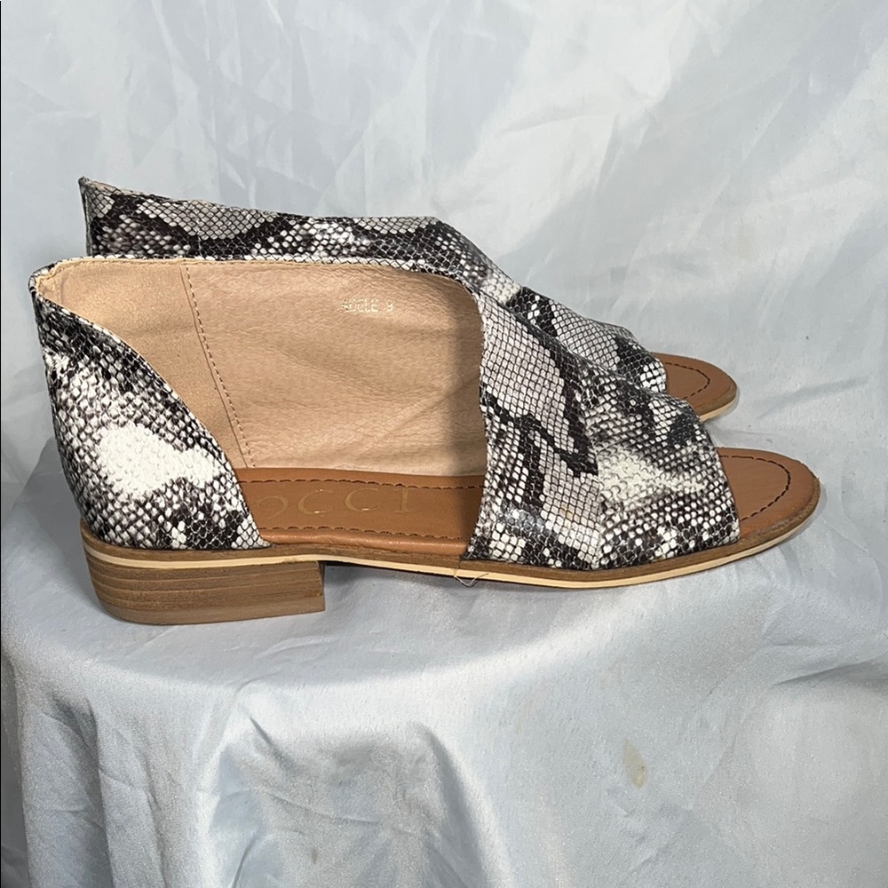 Ccocci Adele Wrap Around Flats - size 9